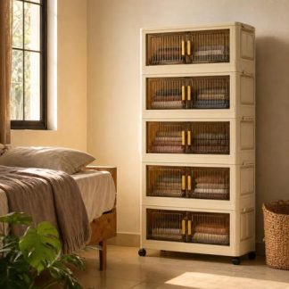 Lemari lipat susun STORVA berdiri rapi di kamar tidur